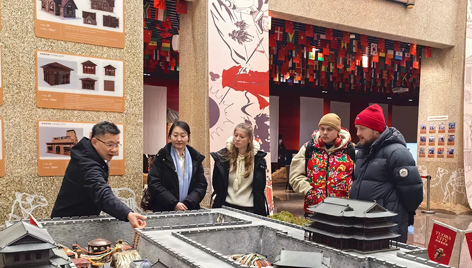 Director of the Ukrainian National Pavilion Visits Tuoba City in Datong